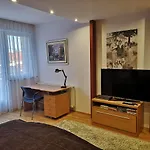 Hotello Apartmanhaz Es Panzio