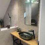 Hotello Apartmanhaz Es Panzio