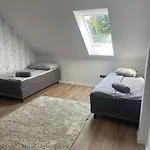 Hotello Apartmanhaz Es Panzio *