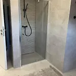 Hotello Apartmanhaz Es Panzio Lägenhet *
