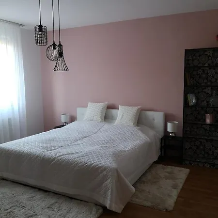 Apartamento Hotello és Panzió