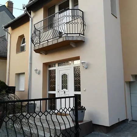 Apartamento Hotello és Panzió