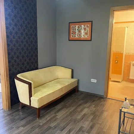 Apartamento Hotello és Panzió *