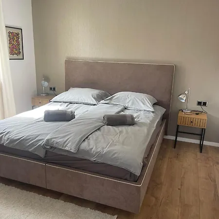 Apartament Hotello Apartmanhaz Es Panzio *