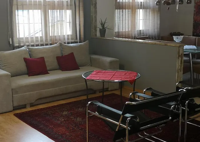 Hotello Apartmanhaz Es Panzio Apartment *