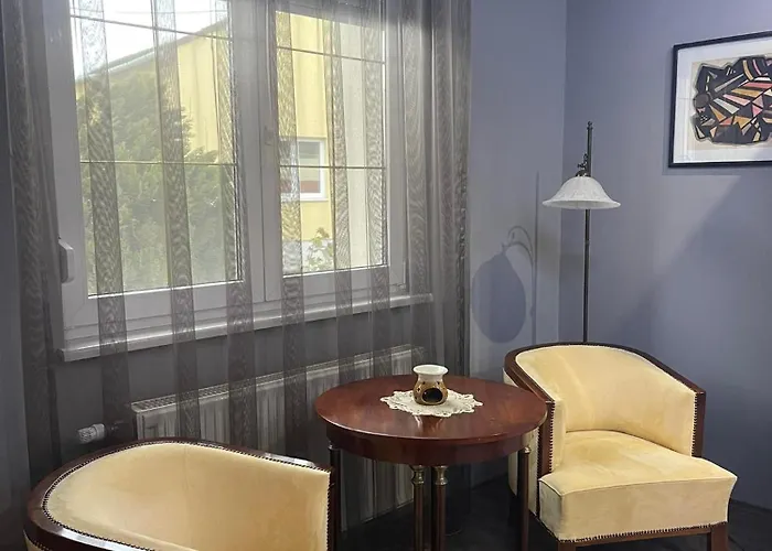 Hotello Apartmanhaz Es Panzio