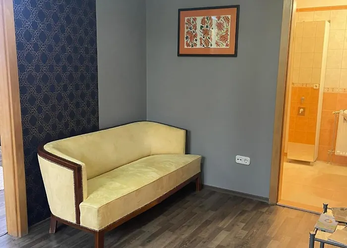 Apartment Hotello Apartmanhaz Es Panzio *