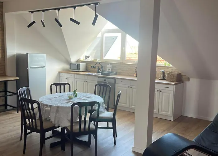 Hotello Apartmanhaz Es Panzio Apartment