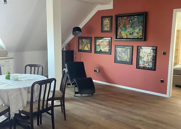 Hotello Apartmanhaz Es Panzio Apartment