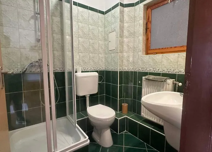 Hotello Apartmanhaz Es Panzio *